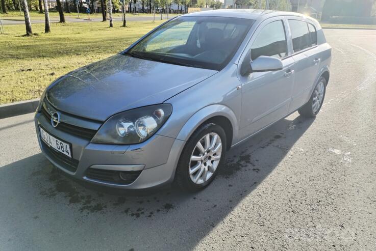 Opel Astra H Hatchback