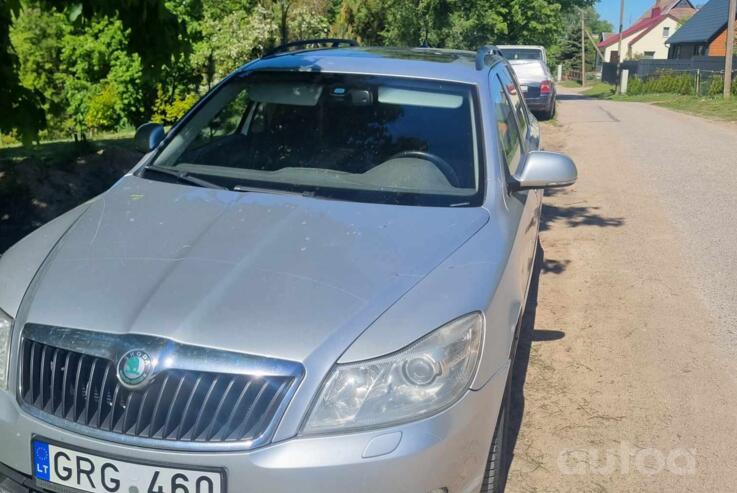 Skoda Octavia 2 generation [restyling] Combi wagon 5-doors