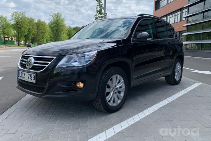 Volkswagen Tiguan 1 generation Crossover