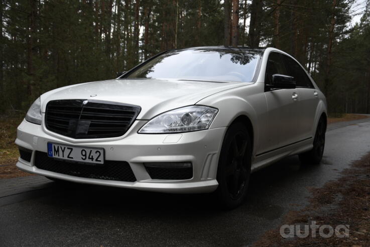 Mercedes-Benz S-Class W221 Sedan Long