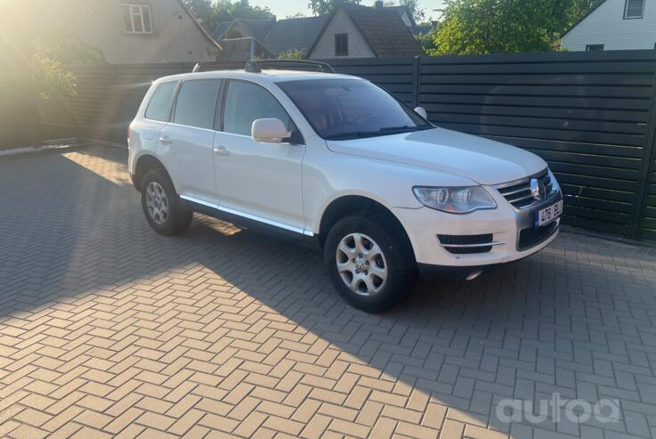 Volkswagen Touareg 1 generation Crossover