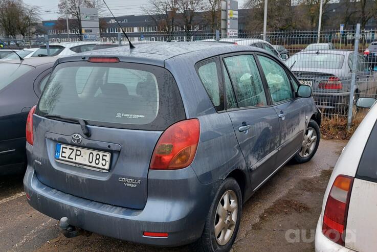Toyota Corolla Verso 1 generation Minivan