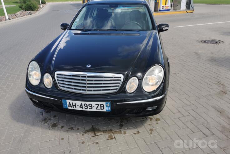 Mercedes-Benz E-Class W211 Sedan