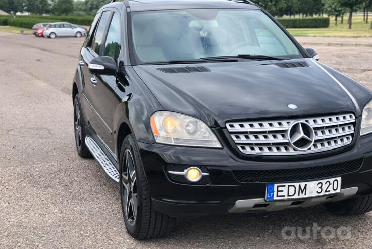 Mercedes-Benz M-Class W164 Crossover 5-doors