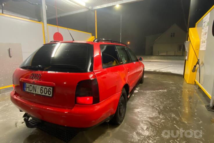Audi A4 B5 Avant wagon 5-doors