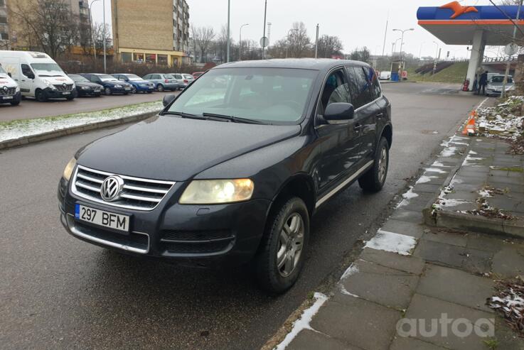Volkswagen Touareg 1 generation Crossover