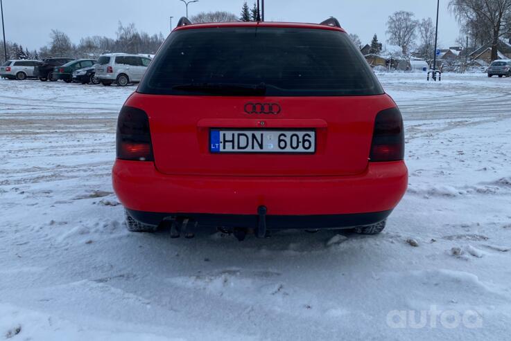 Audi A4 B5 Avant wagon 5-doors