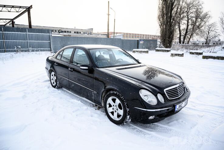 Mercedes-Benz E-Class W211 Sedan