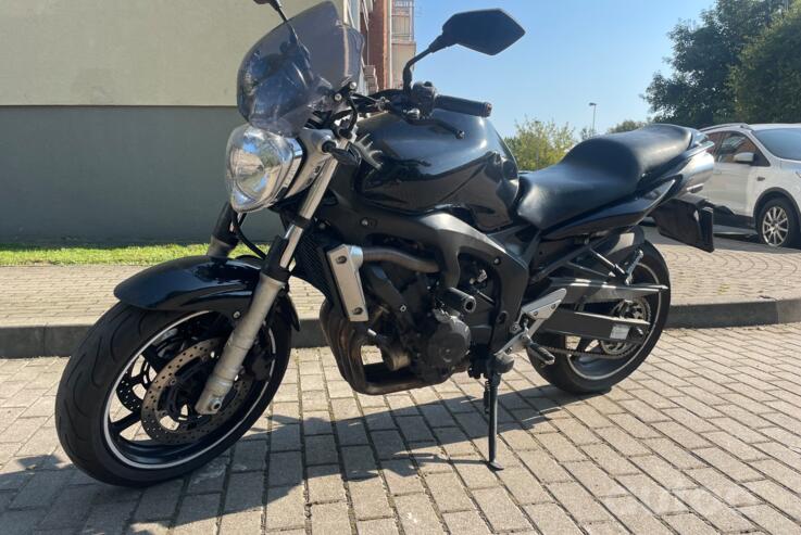 Yamaha FZ