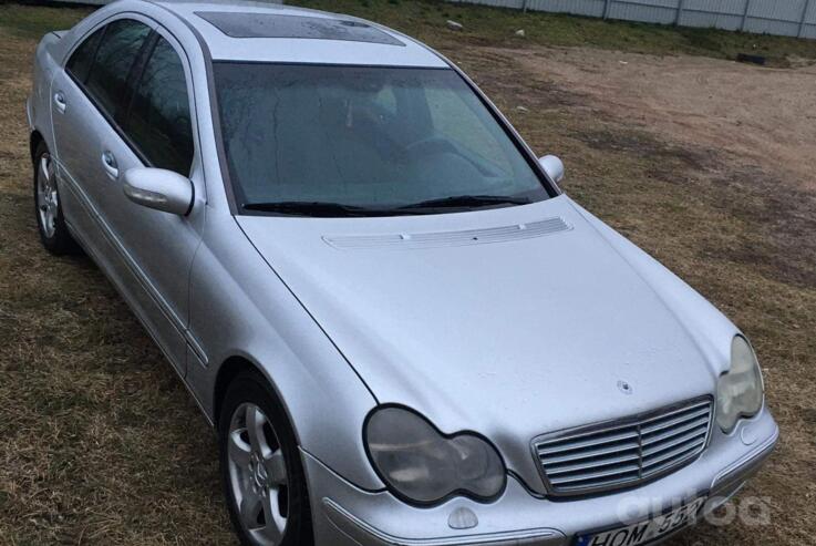 Mercedes-Benz C-Class W203/S203/CL203 Sedan