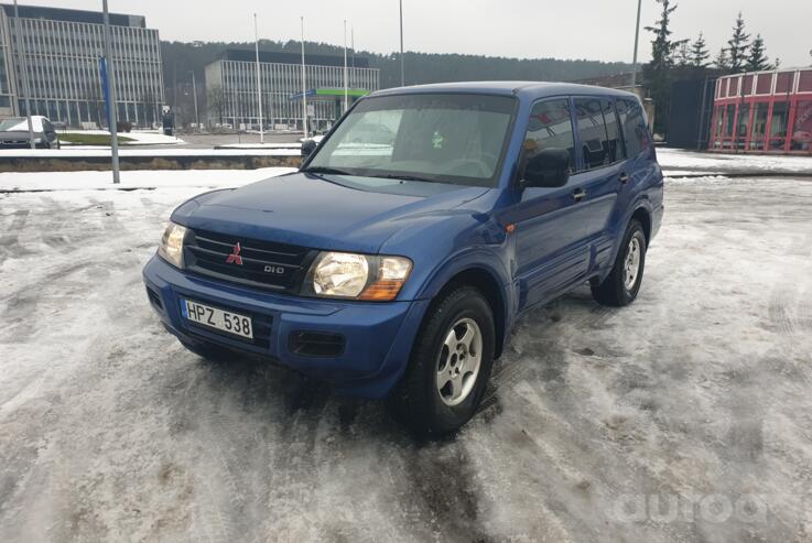 Mitsubishi Pajero 3 generation SUV 5-doors
