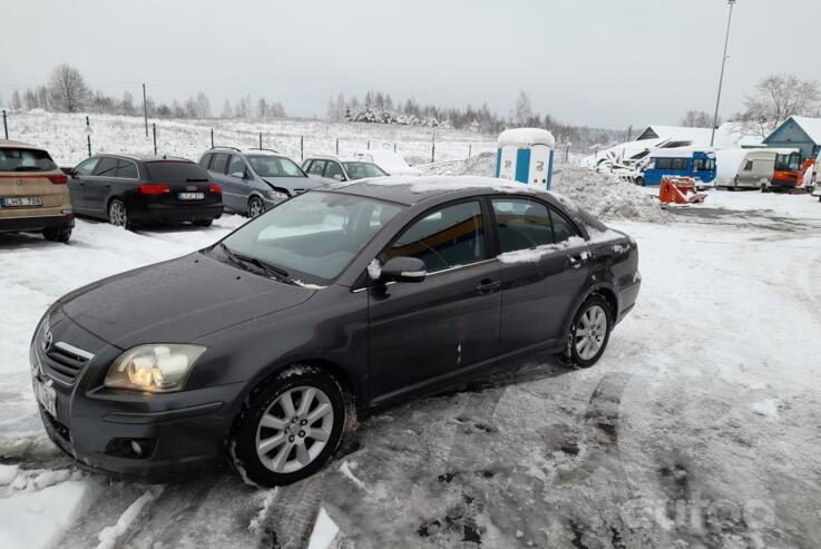 Toyota Avensis 2 generation [restyling] Liftback