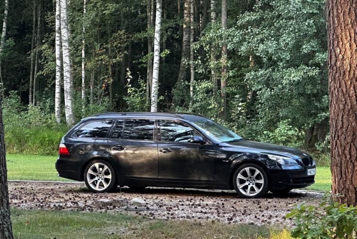 BMW 5 Series E60/E61 Touring wagon