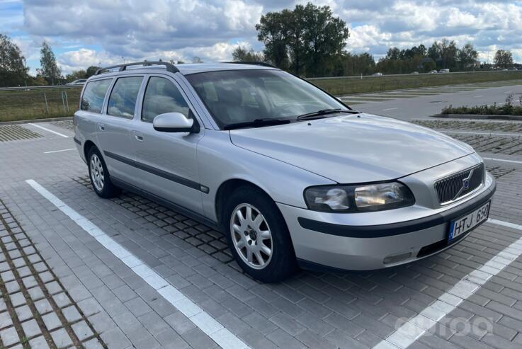 Volvo V70 2 generation wagon