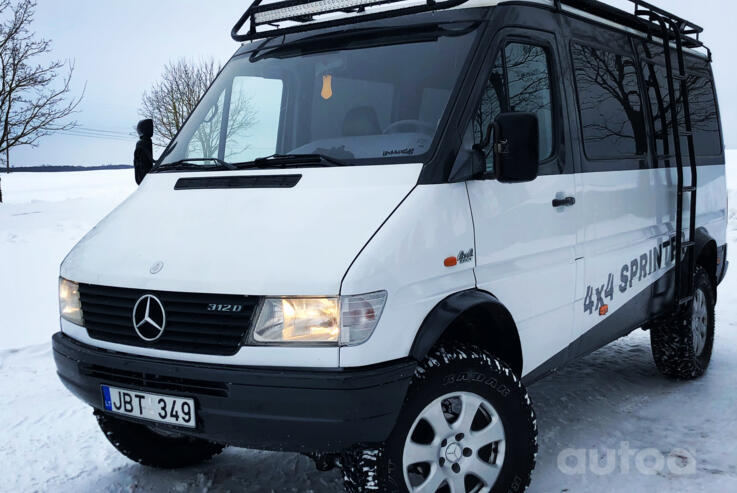 Mercedes-Benz Sprinter First generation