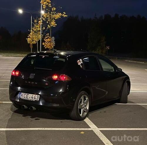 SEAT Leon 2 generation Hatchback 5-doors