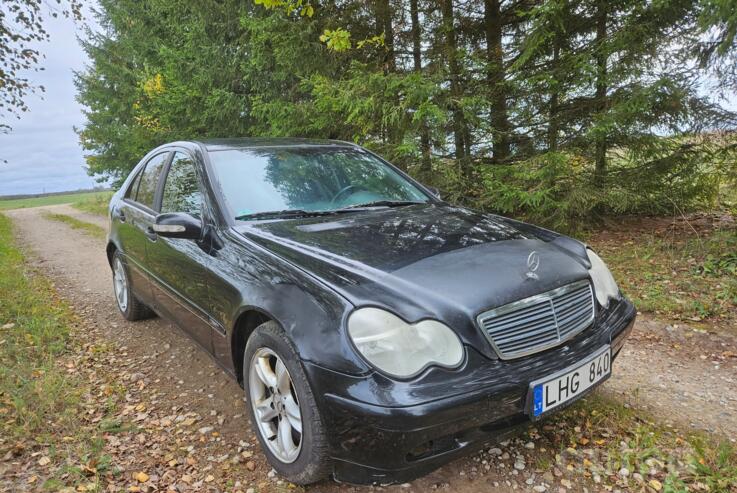 Mercedes-Benz C-Class W203/S203/CL203 Sedan