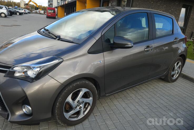 Toyota Yaris 3 generation [restyling]