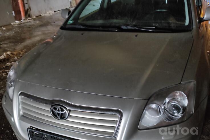 Toyota Avensis 2 generation wagon