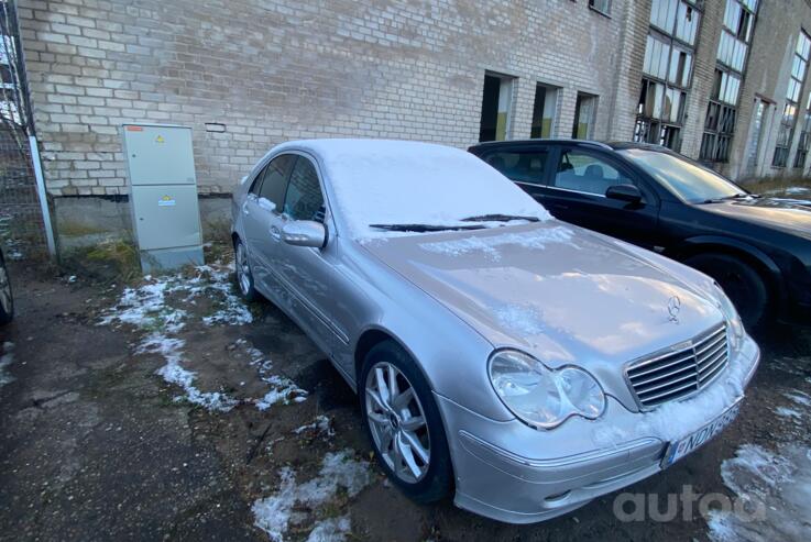 Mercedes-Benz C-Class W203/S203/CL203 Sedan