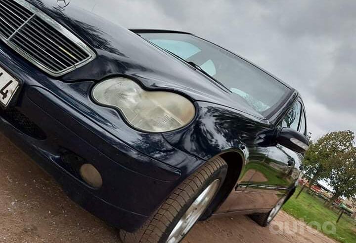 Mercedes-Benz C-Class W203/S203/CL203 Sedan