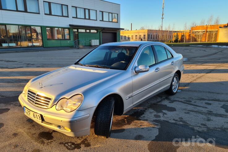 Mercedes-Benz C-Class W203/S203/CL203 Sedan
