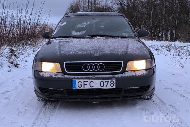 Audi A4 B5 Avant wagon 5-doors