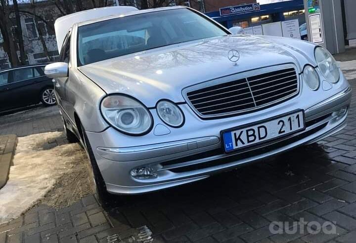 Mercedes-Benz E-Class W211 Sedan