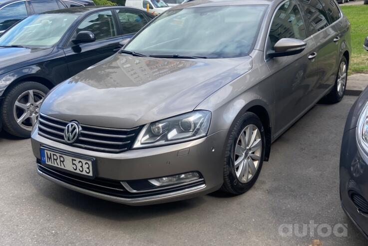 Volkswagen Passat B7 Variant Alltrack wagon 5-doors