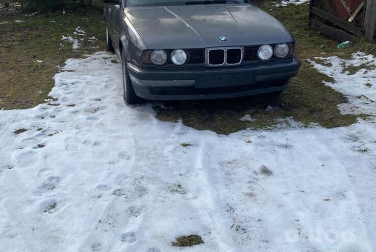 BMW 5 Series E34 Sedan