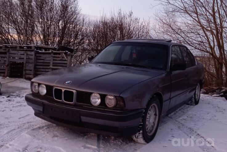 BMW 5 Series E34 Sedan