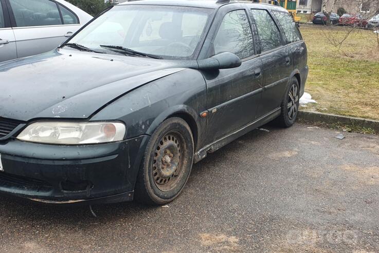Opel Vectra B wagon 5-doors