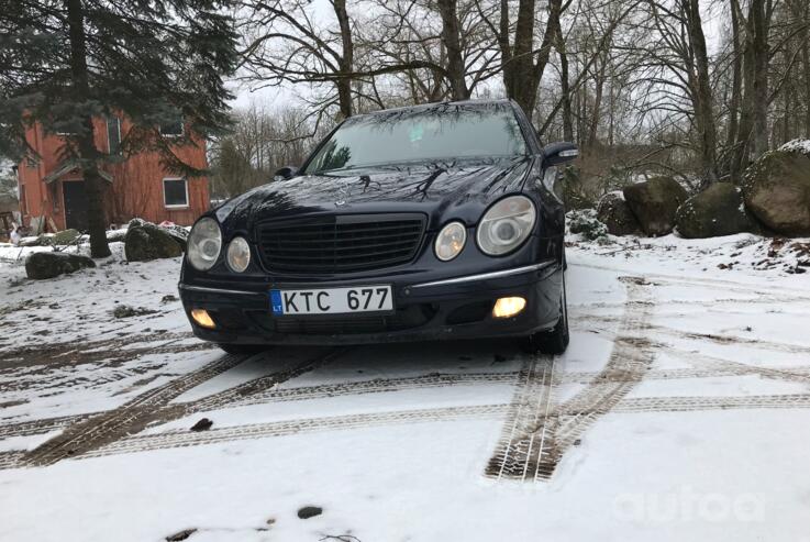 Mercedes-Benz E-Class W211 Sedan