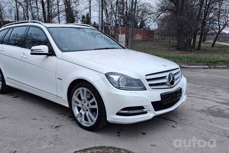 Mercedes-Benz C-Class W204/S204/C204 [restyling] Sedan 4-doors