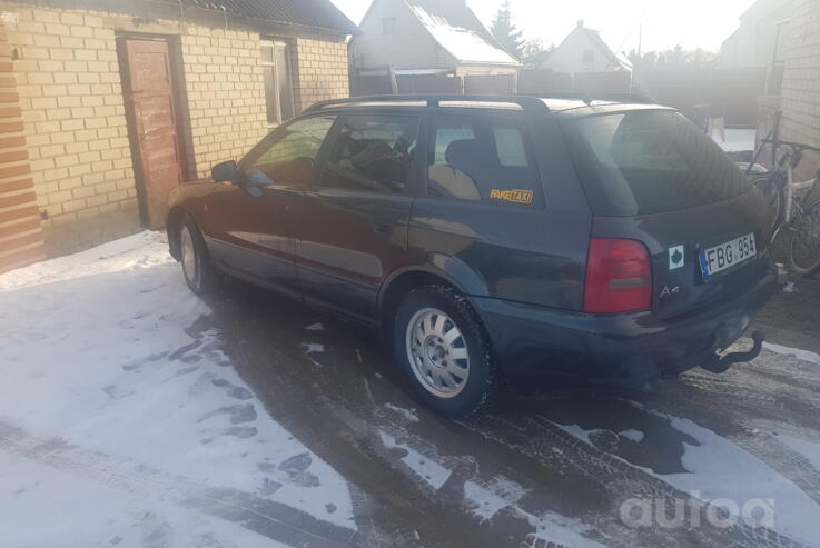 Audi A4 B5 Avant wagon 5-doors