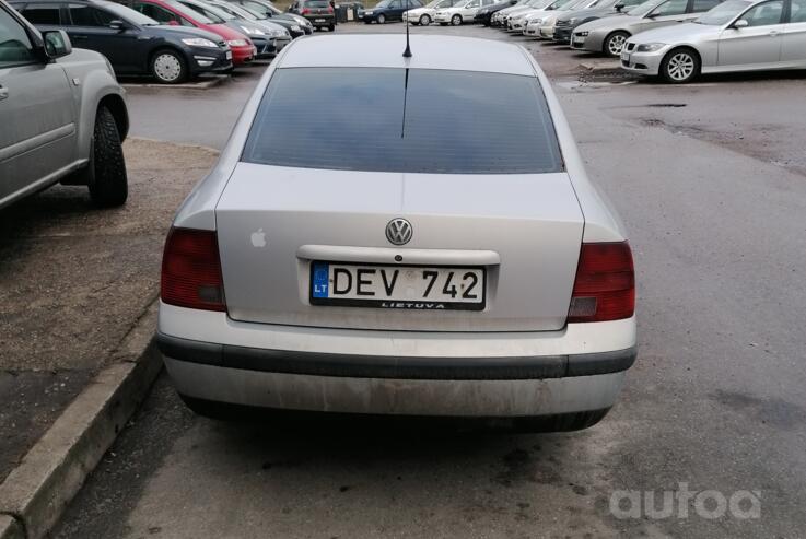 Volkswagen Passat B5 Sedan 4-doors