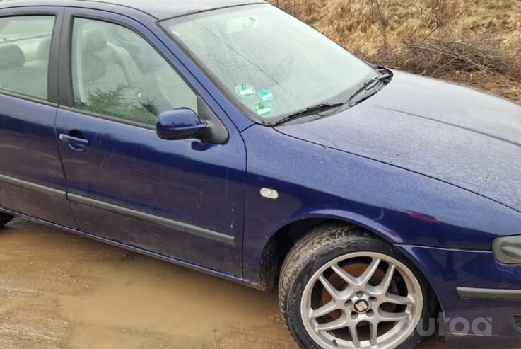 SEAT Toledo 2 generation Sedan