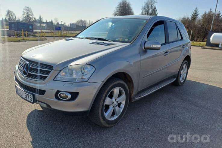 Mercedes-Benz M-Class W164 Crossover 5-doors