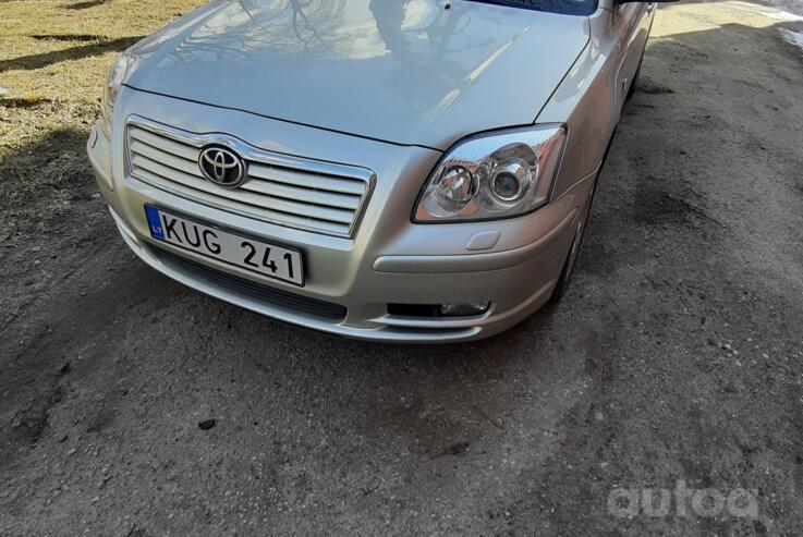 Toyota Avensis 2 generation wagon