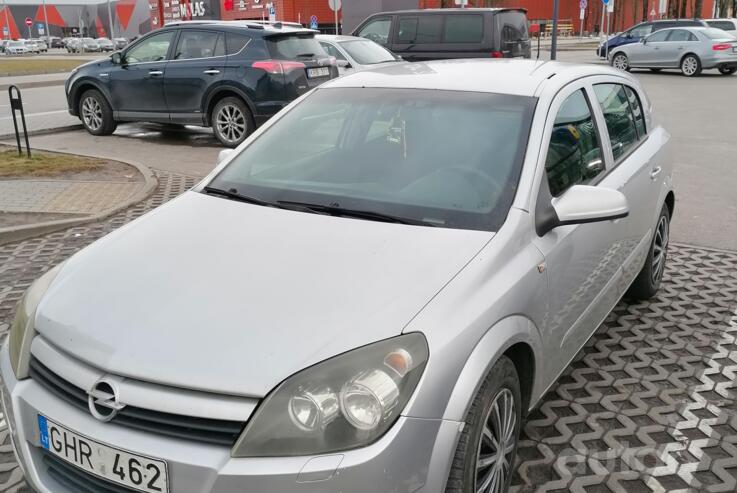 Opel Astra H Hatchback