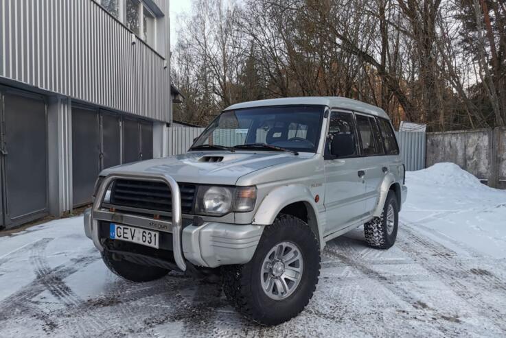 Mitsubishi Pajero 2 generation High Roof Wagon SUV 5-doors