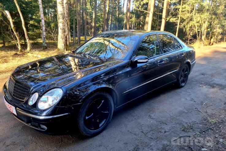 Mercedes-Benz E-Class W211 Sedan