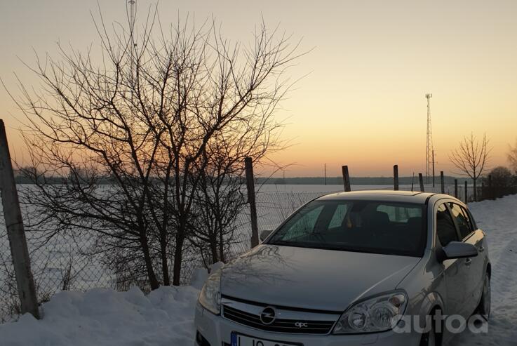 Opel Astra H Hatchback