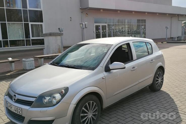Opel Astra H Hatchback