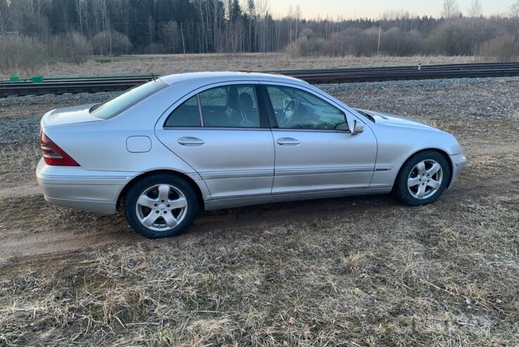 Mercedes-Benz C-Class W203/S203/CL203 Sedan