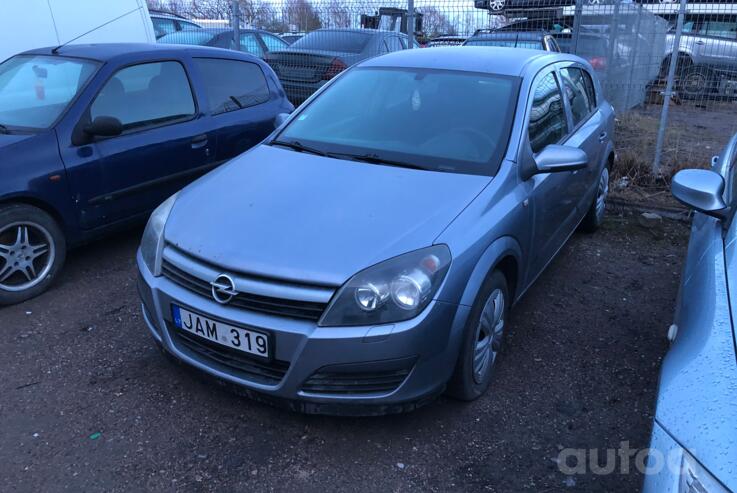 Opel Astra H Hatchback