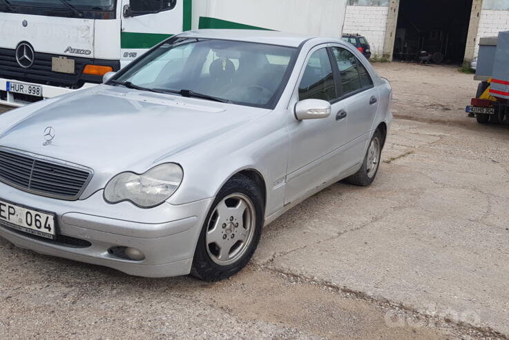 Mercedes-Benz C-Class W203/S203/CL203 Sedan