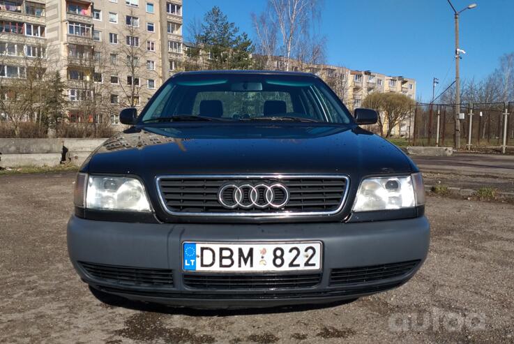 Audi A6 A4/C4 Sedan