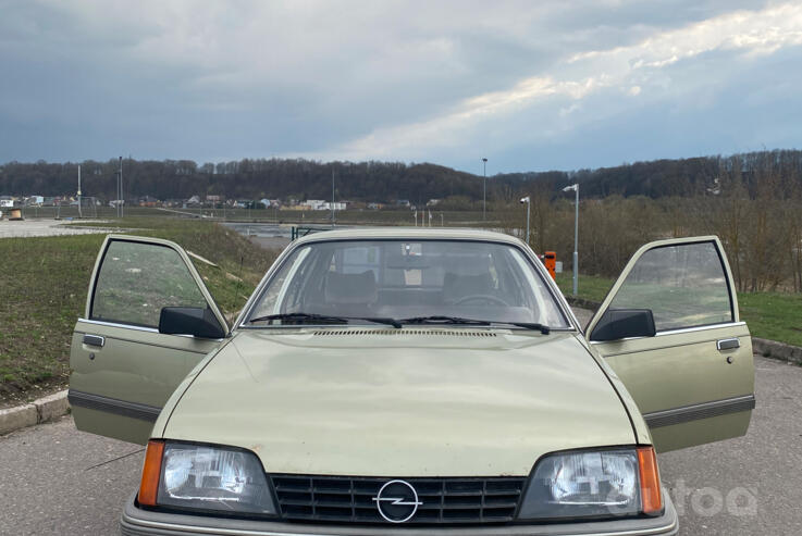 Opel Rekord E [restyling] Sedan