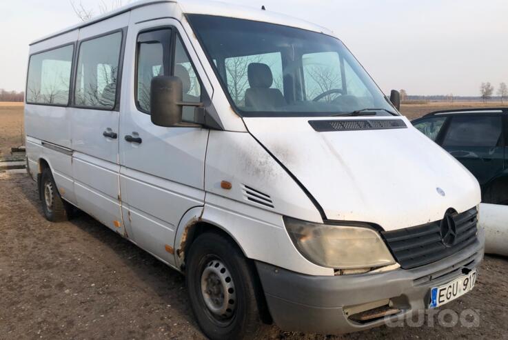 Mercedes-Benz Sprinter First generation